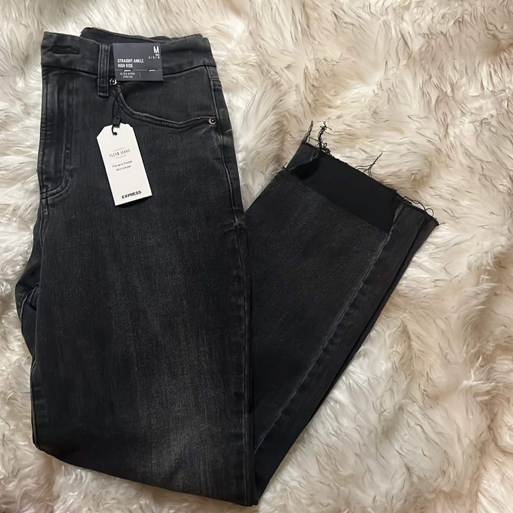 Express straight ankle mid rise jean.